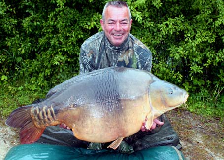 Chris Roadknight carp 81lb.jpg